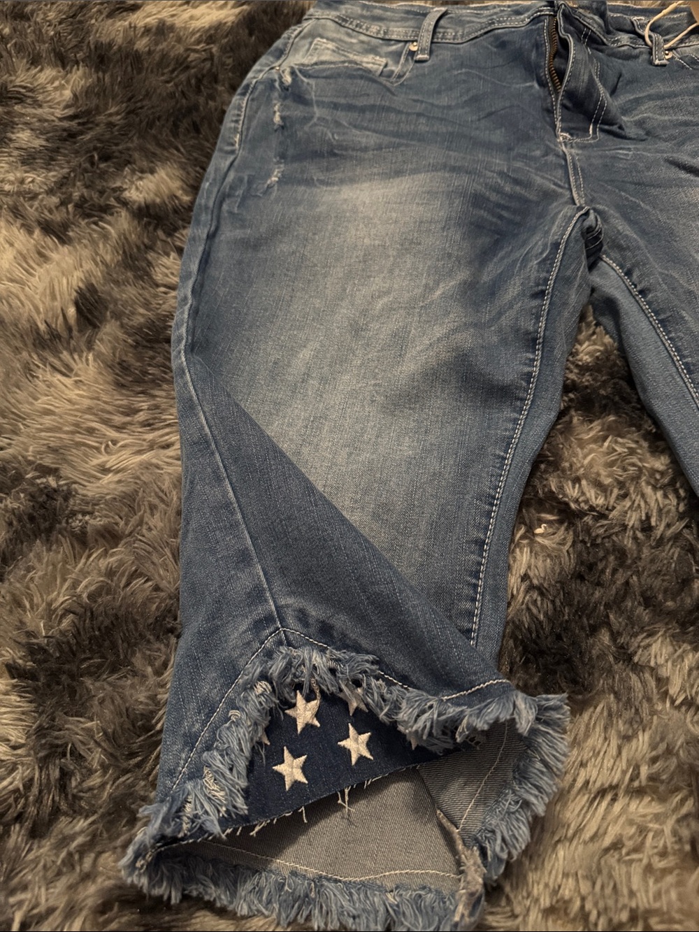 Flamingals Star-Hem Cropped Women's Jeans - Picture 2 of 4